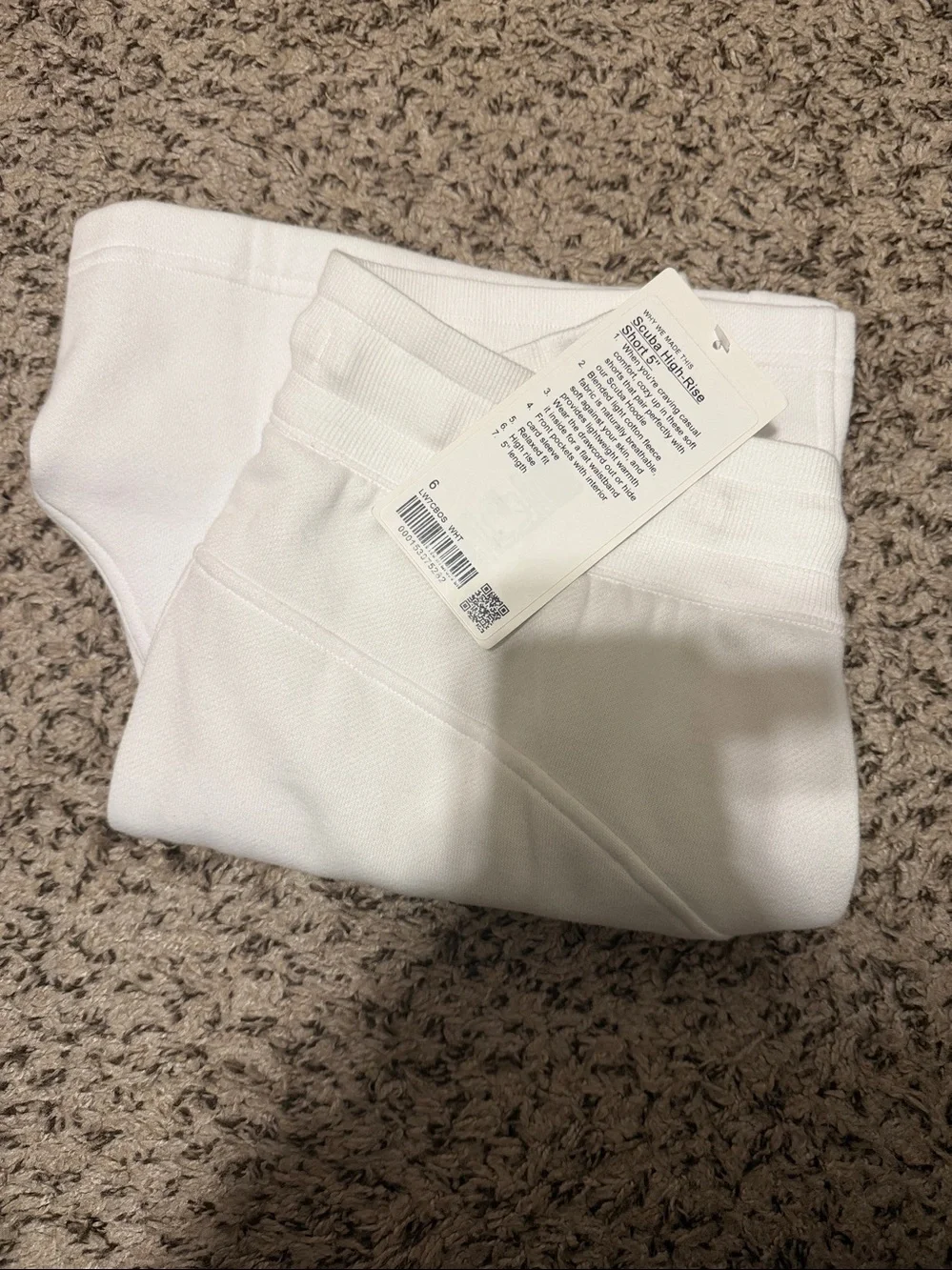 Brand new lululemon Scuba high-riser short 5 inch - Picture 6 of 6